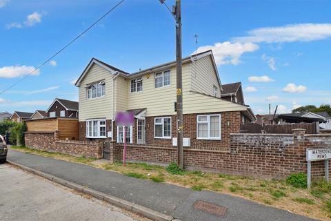 5 bedroom detached house for sale, Church Parade, Canvey Island SS8