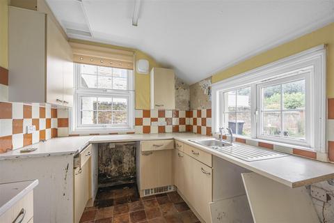 5 bedroom semi-detached house for sale, High Street, Lambourn, Hungerford