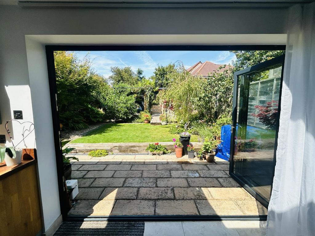 01323 438506