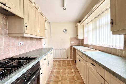 3 bedroom semi-detached house for sale, Thornhill Road, Halesowen