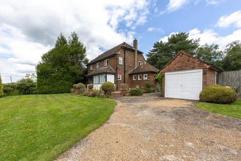 3 bedroom detached house for sale, Chambers Green Road, Pluckley, Ashford TN27