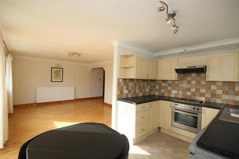 2 bedroom apartment to rent, Hadleigh Court, London Road