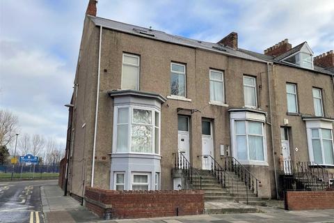 7 bedroom end of terrace house for sale, Laygate, South Shields