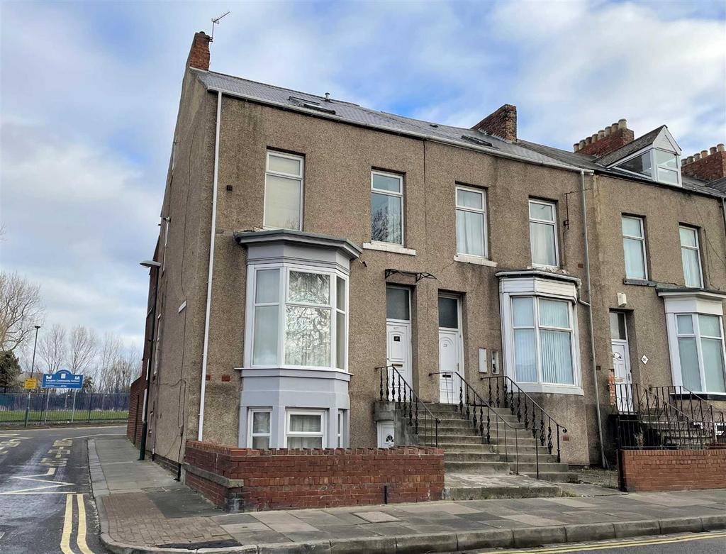 Laygate, South Shields 7 bed end of terrace house for sale £250,000