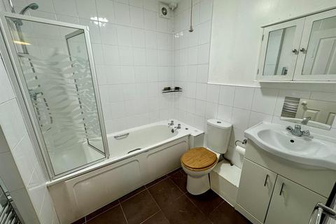 1 bedroom apartment to rent, St. Saviours Court, Harrow HA1 1RN