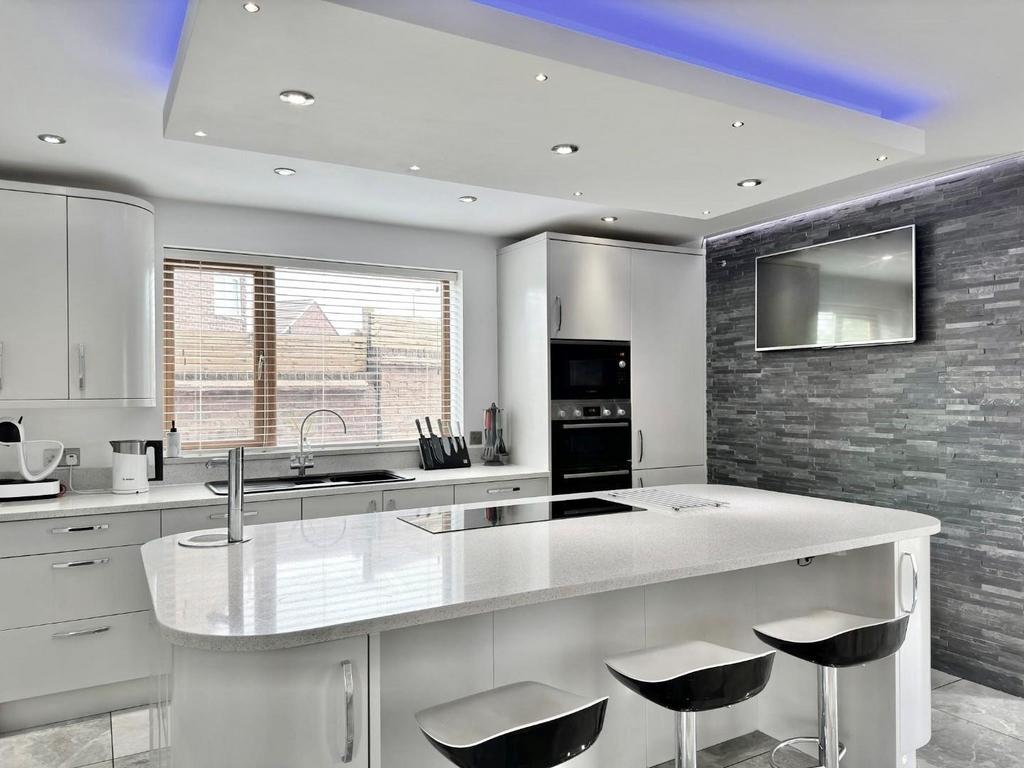 LEE KITCHEN 2.jpg