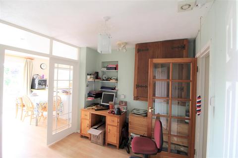 4 bedroom semi-detached house to rent, The Crescent, East Hagbourne