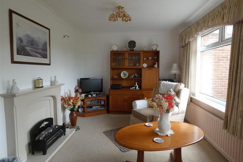 96 Hall Road, Rolleston On Dove, Burton-on-trent, DE13 9BY