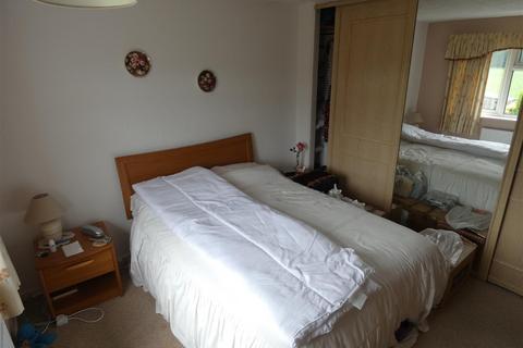 96 Hall Road, Rolleston On Dove, Burton-on-trent, DE13 9BY