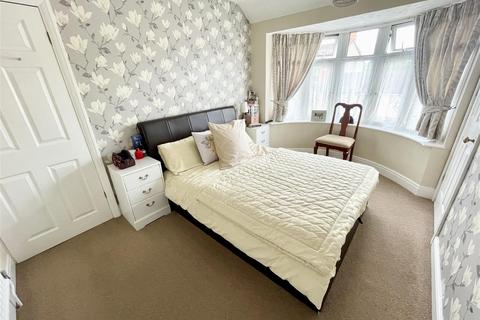 3 bedroom semi-detached house for sale, Church Walk North, Swindon