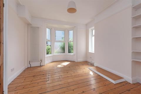 3 bedroom end of terrace house to rent, Belmont Road, Whitstable