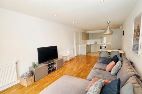 2 bedroom apartment for sale, Brook Close, Borehamwood