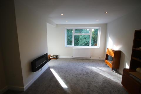 2 bedroom maisonette to rent, Vernon Crescent, East Barnet, EN4