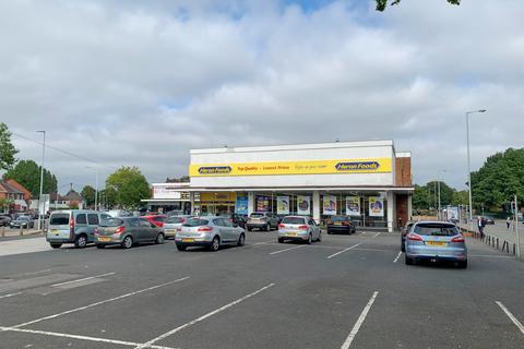 Shop to rent, Raynor Parade, Wolverhampton WV10