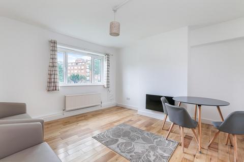 3 bedroom flat to rent, Swinburne Court, Basingdon Way, , SE5 8EP