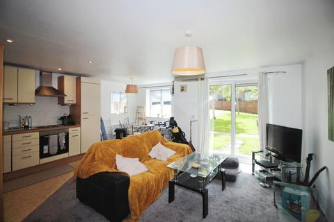 2 bedroom apartment for sale, Woodeson Lea, Leeds