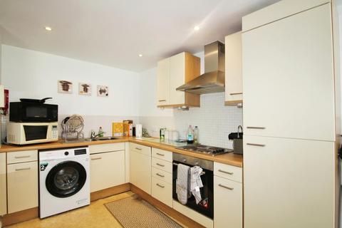 2 bedroom apartment for sale, Woodeson Lea, Leeds