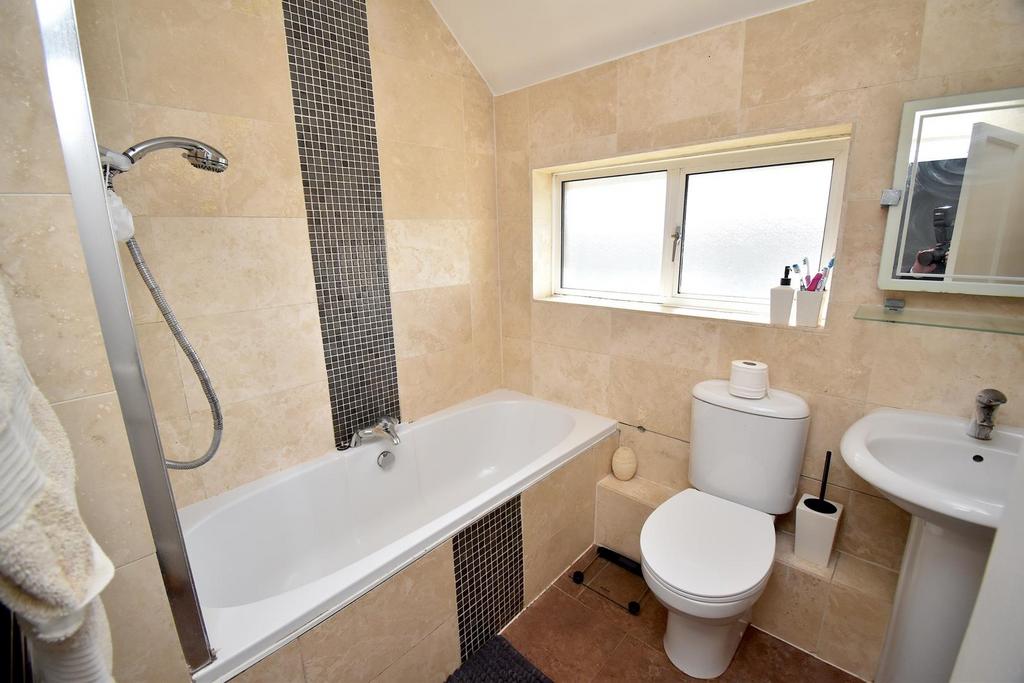 Fitted Three Piece Bathroom Suite