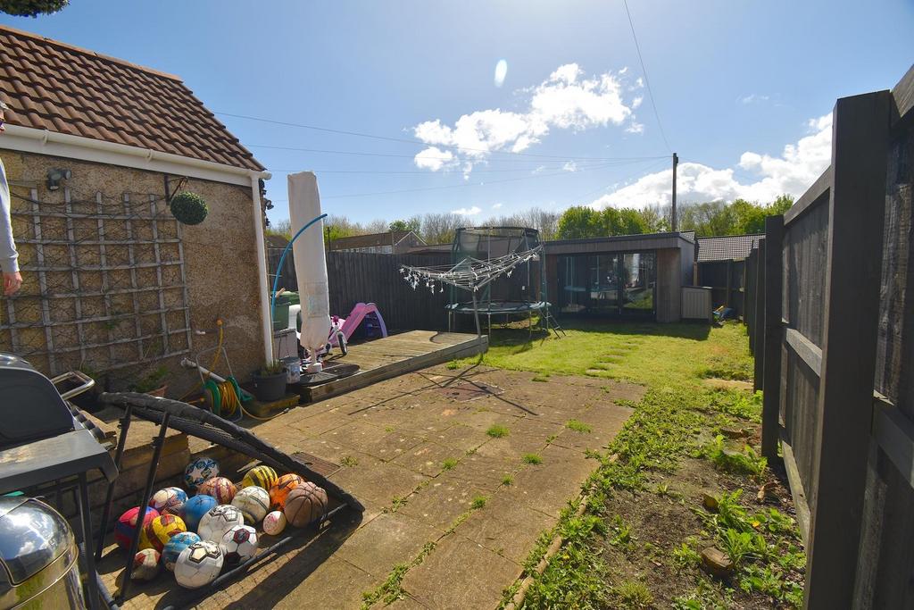 Good Size Rear Gardens