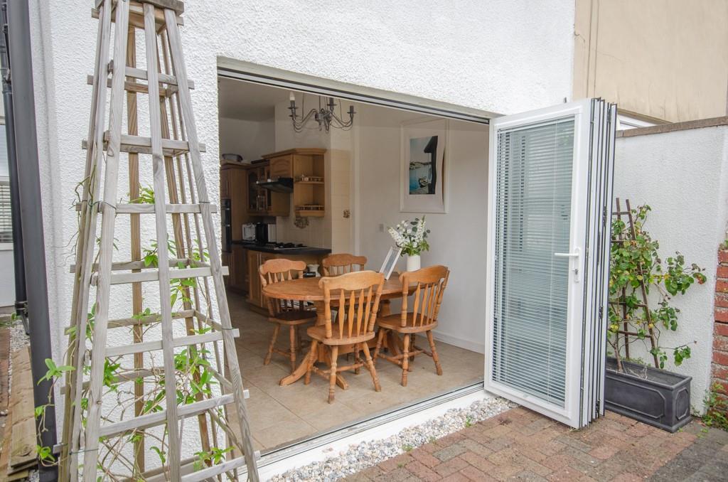 Bi-fold doors.jpg