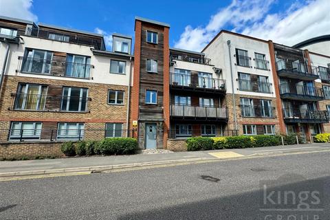 1 bedroom ground floor flat for sale, The Waterfront, Hertford