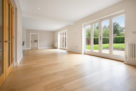 4 bedroom detached house for sale, New Road, Ascot