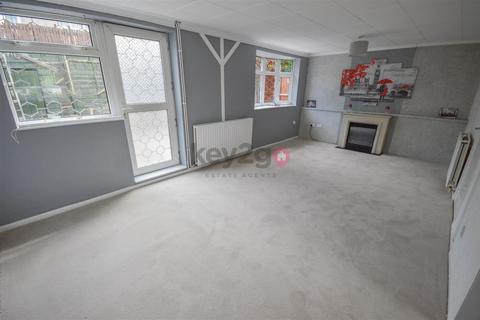 3 bedroom end of terrace house for sale, Badger Road, Sheffield, S13
