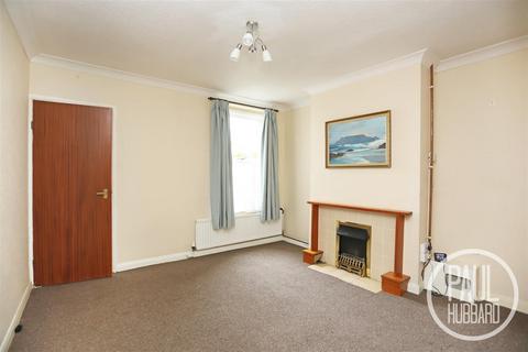 3 bedroom terraced house to rent, Southwell Road, NR33