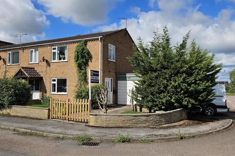 3 bedroom end of terrace house for sale, Carnarvon Close, Bingham, Nottingham