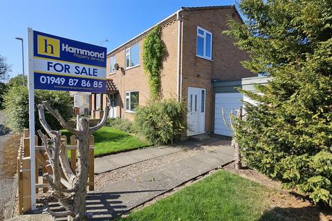 3 bedroom end of terrace house for sale, Carnarvon Close, Bingham, Nottingham