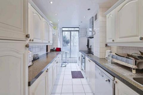 2 bedroom flat for sale, Bilton Towers, Great Cumberland Place, Marble Arch, London W1H