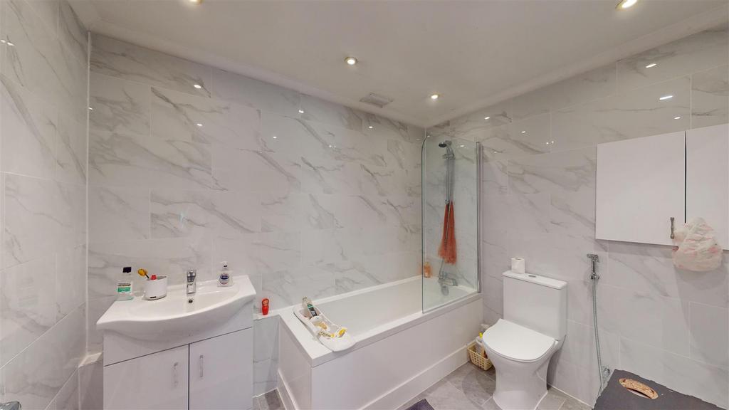 Flat-4-Bilton-Towers-07262024 153952.jpg