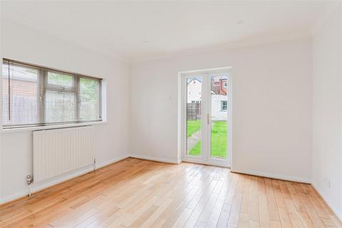 Farleigh Langley Vale Road, Epsom, KT18 6AN