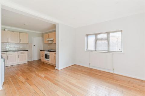 Farleigh Langley Vale Road, Epsom, KT18 6AN