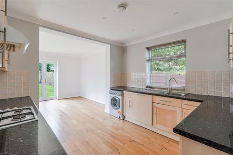 Farleigh Langley Vale Road, Epsom, KT18 6AN
