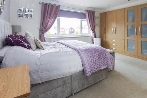 3 bedroom semi-detached house for sale, Glovers Field, Kelvedon Hatch, Brentwood