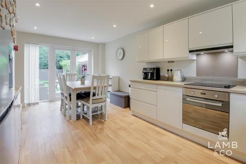 7 Abrey Close, Great Bentley, Colchester, CO7 8FA
