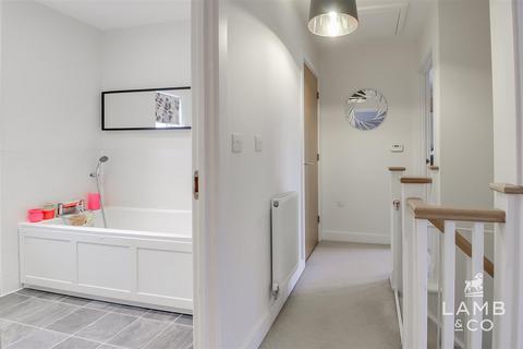 7 Abrey Close, Great Bentley, Colchester, CO7 8FA