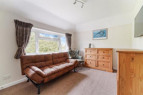 11 Meadway, Epsom, KT19 8JZ