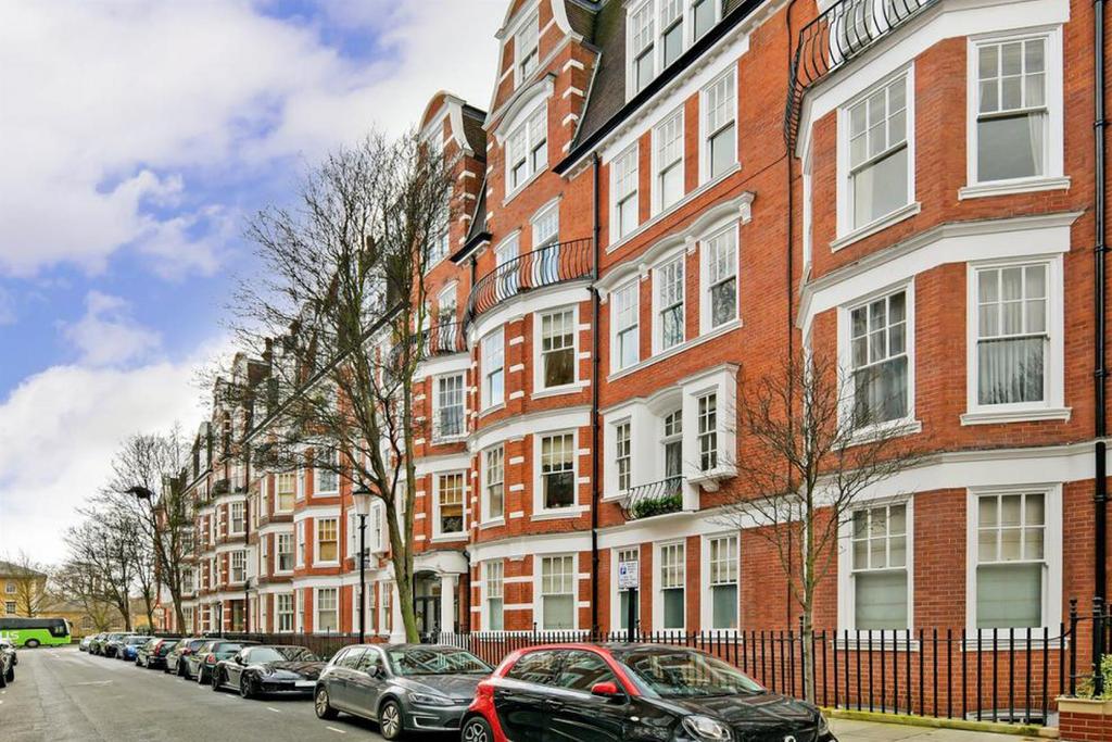 Sloane Court West SW3 4 TB-