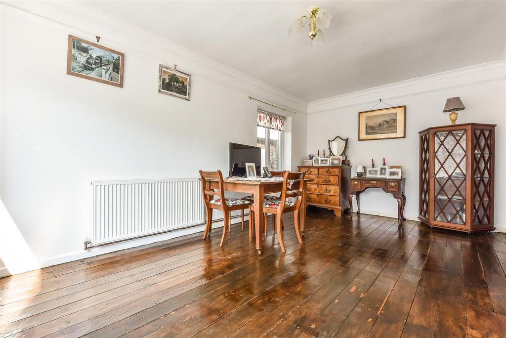 Sitting/Dining Room