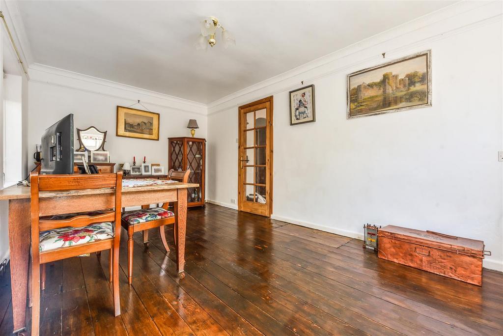 Sitting/Dining Room