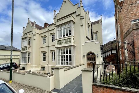 2 bedroom apartment to rent, Wells Road, Great Malvern