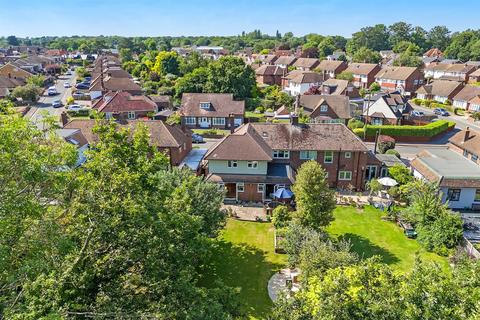 4 bedroom semi-detached house for sale, Pine Close, Ingatestone