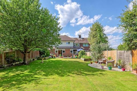 4 bedroom semi-detached house for sale, Pine Close, Ingatestone