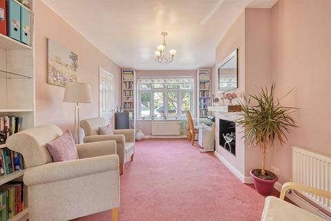 30 Pine Close, Ingatestone, CM4 9EG