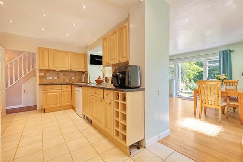 30 Pine Close, Ingatestone, CM4 9EG