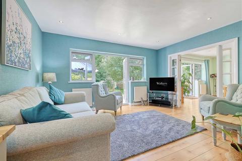 30 Pine Close, Ingatestone, CM4 9EG