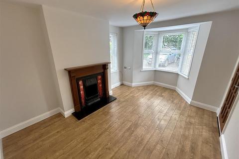 3 bedroom detached house to rent, Willows House, Bristol Road