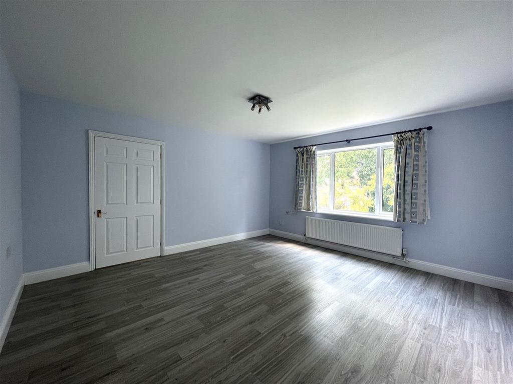 Bedroom 4 (1).JPG
